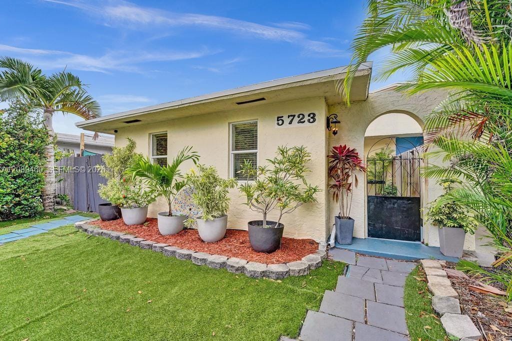 5723 SW 24th Avenue, Dania Beach, FL 33312 photo 2