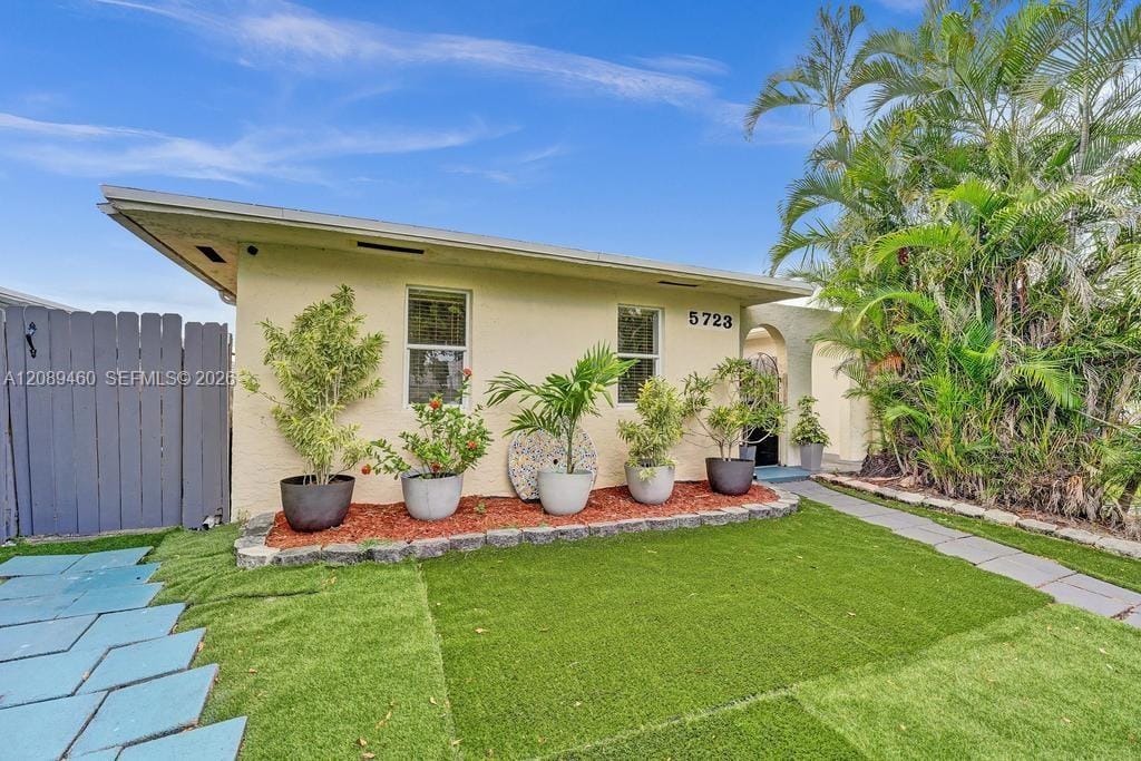 5723 SW 24th Avenue, Dania Beach, FL 33312 photo 3
