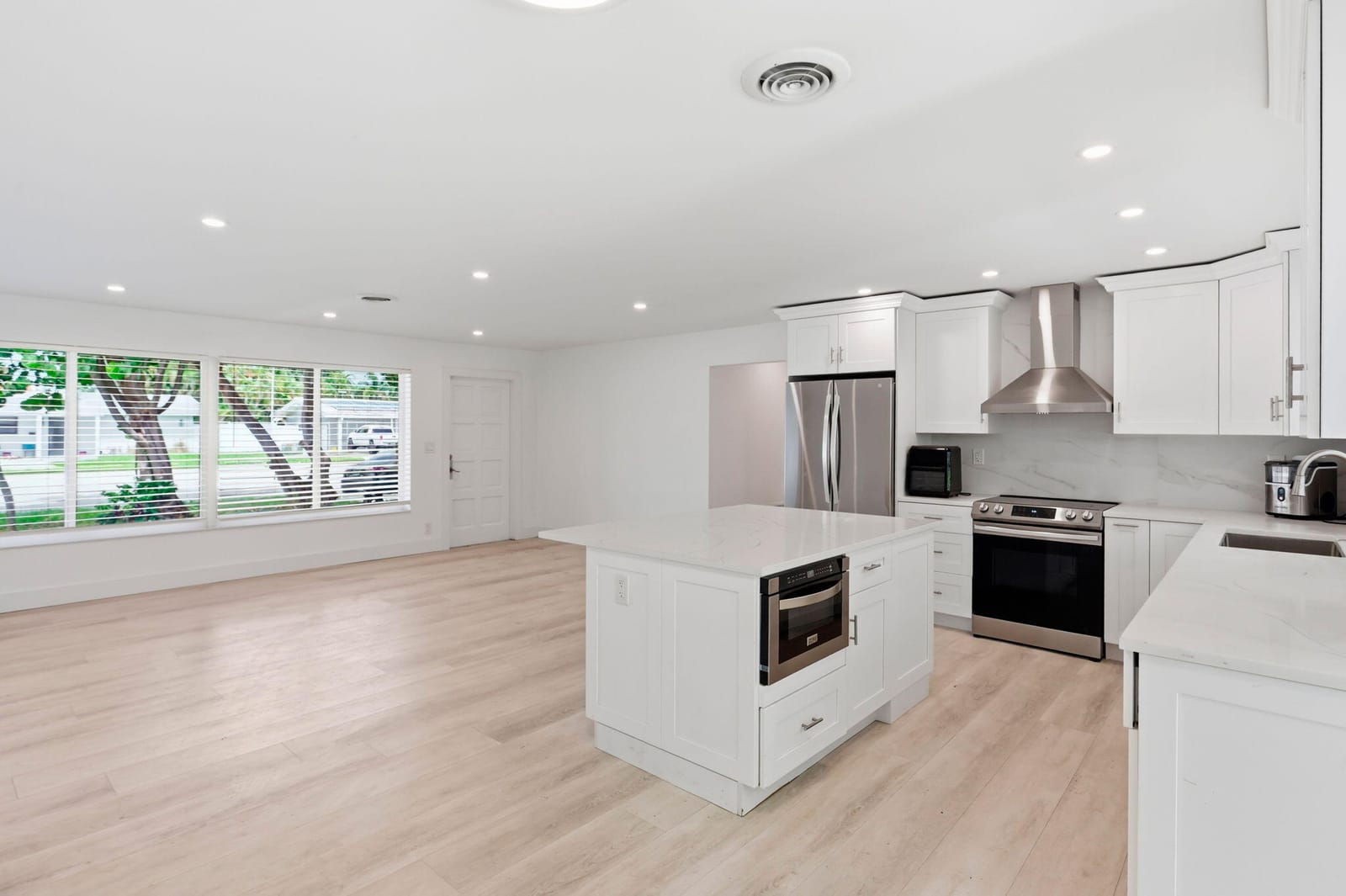 998 W CAMINO REAL — photo 5