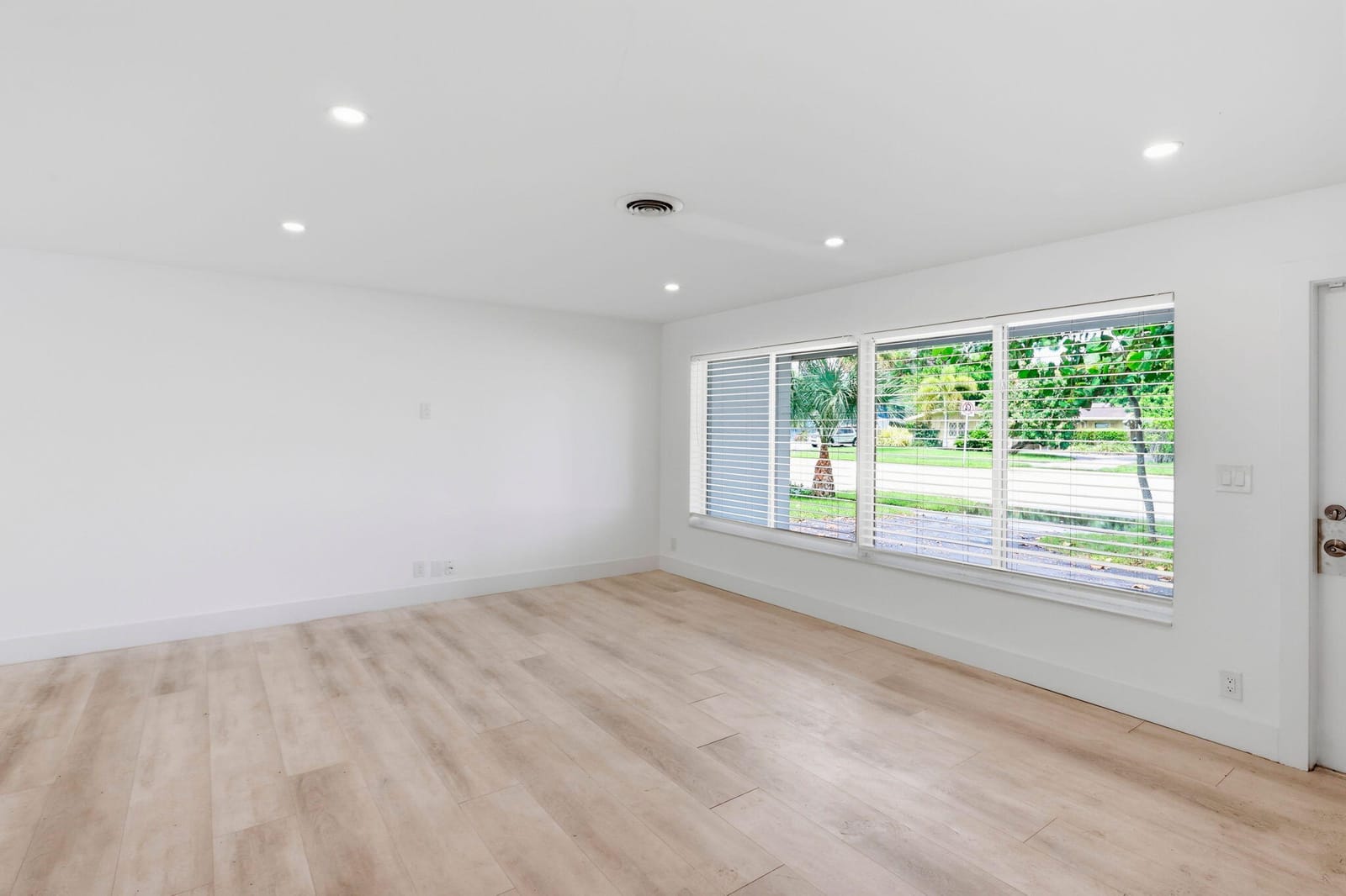 998 W CAMINO REAL — photo 9