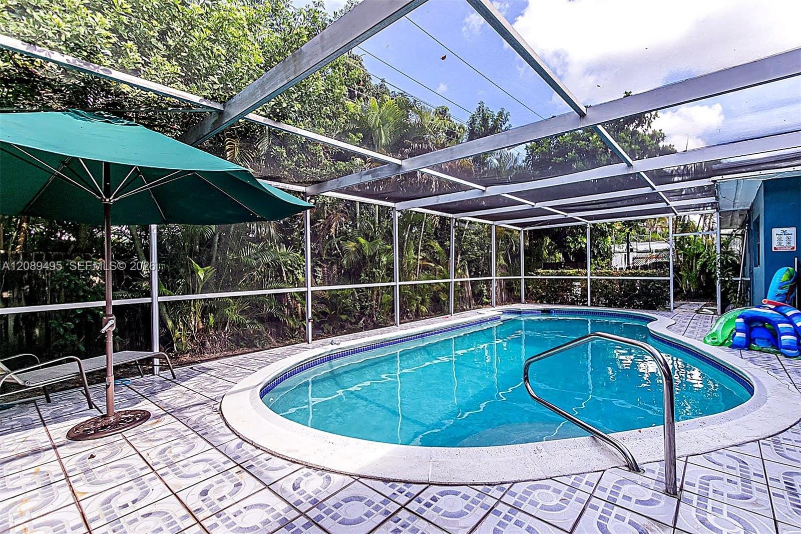 17860 NE 9th Place, North Miami Beach, FL 33162 photo 2