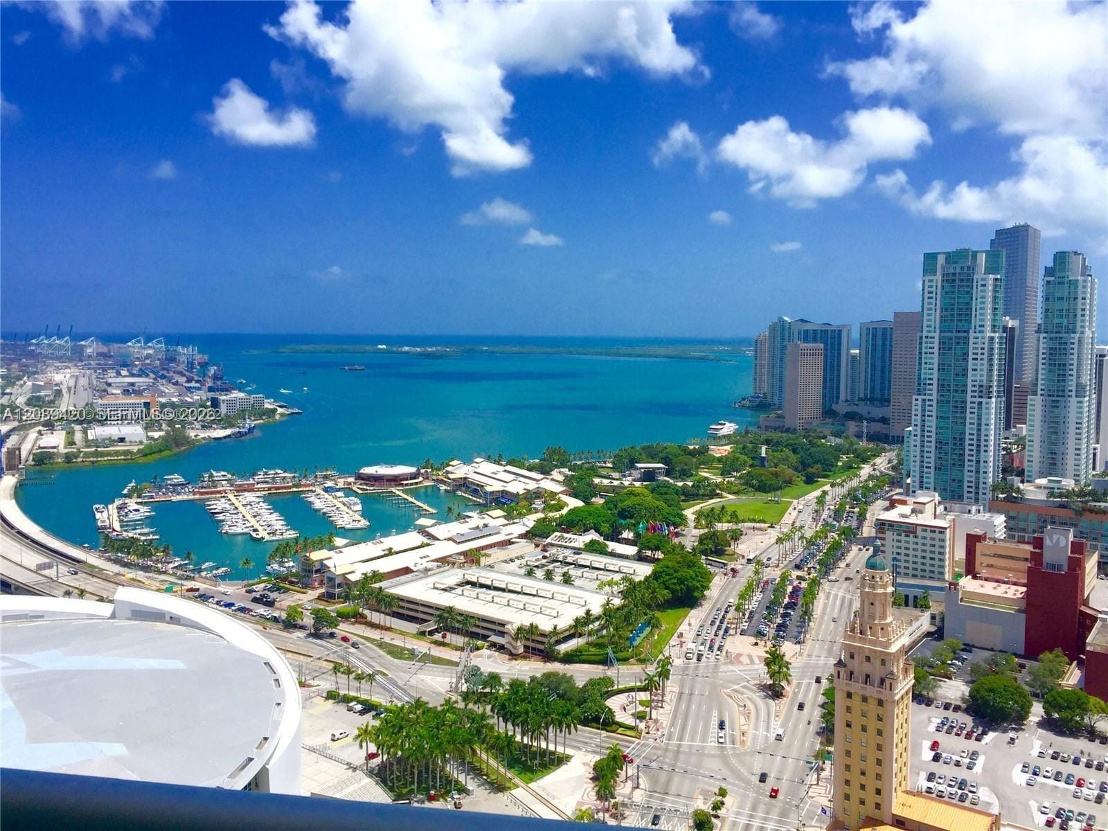 888 Biscayne Boulevard 3302 — photo 2