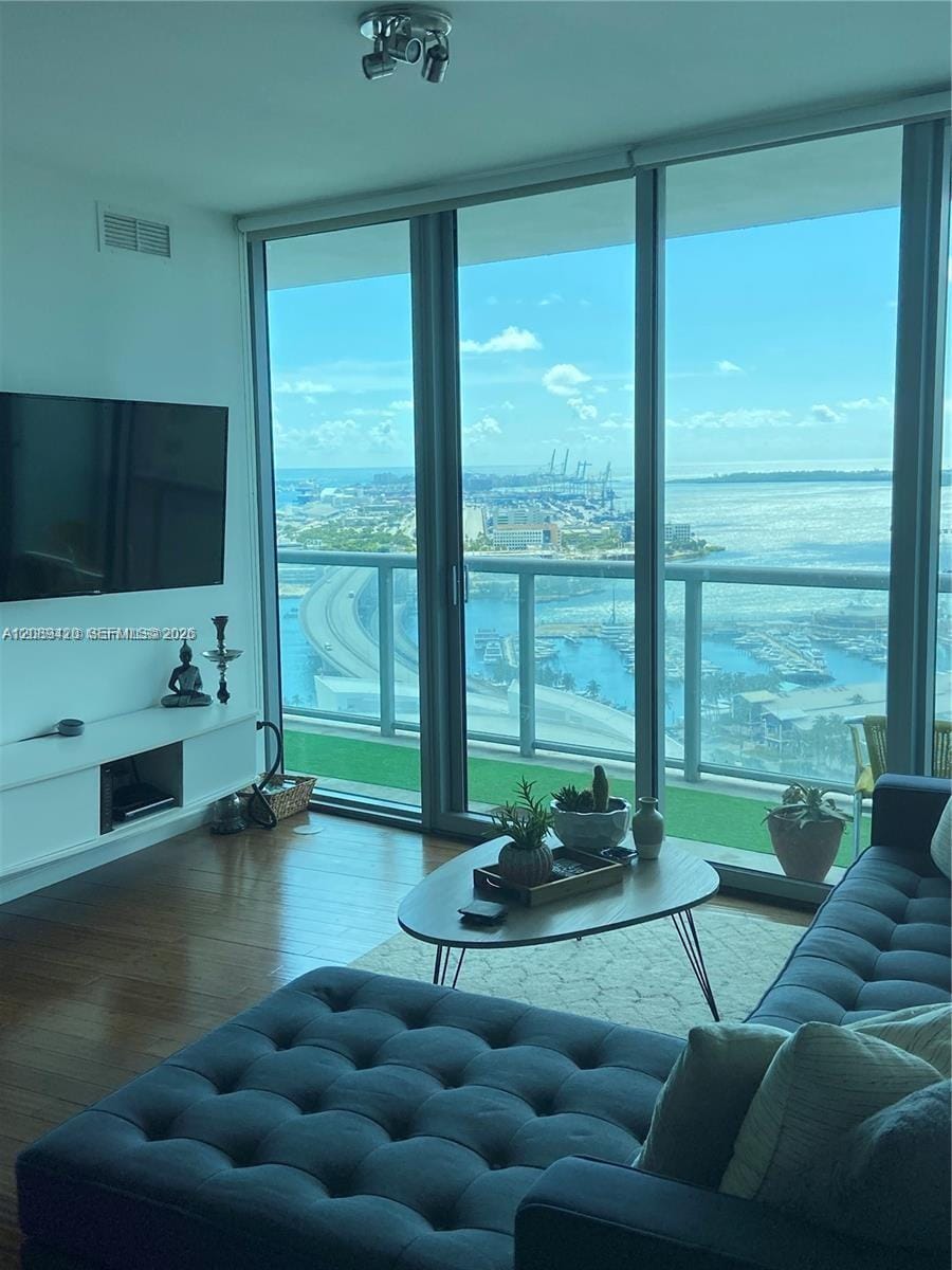 888 Biscayne Boulevard 3302 — photo 7