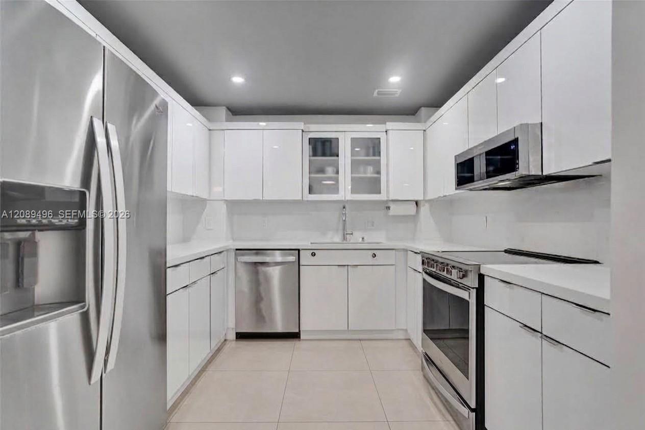 1950 S Ocean Drive LE, Hallandale Beach, FL 33009 photo 2