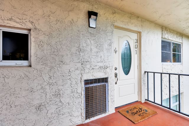 9500 N Hollybrook Lake Drive 301, Hollybrook Golf And, Pembroke Pines, FL