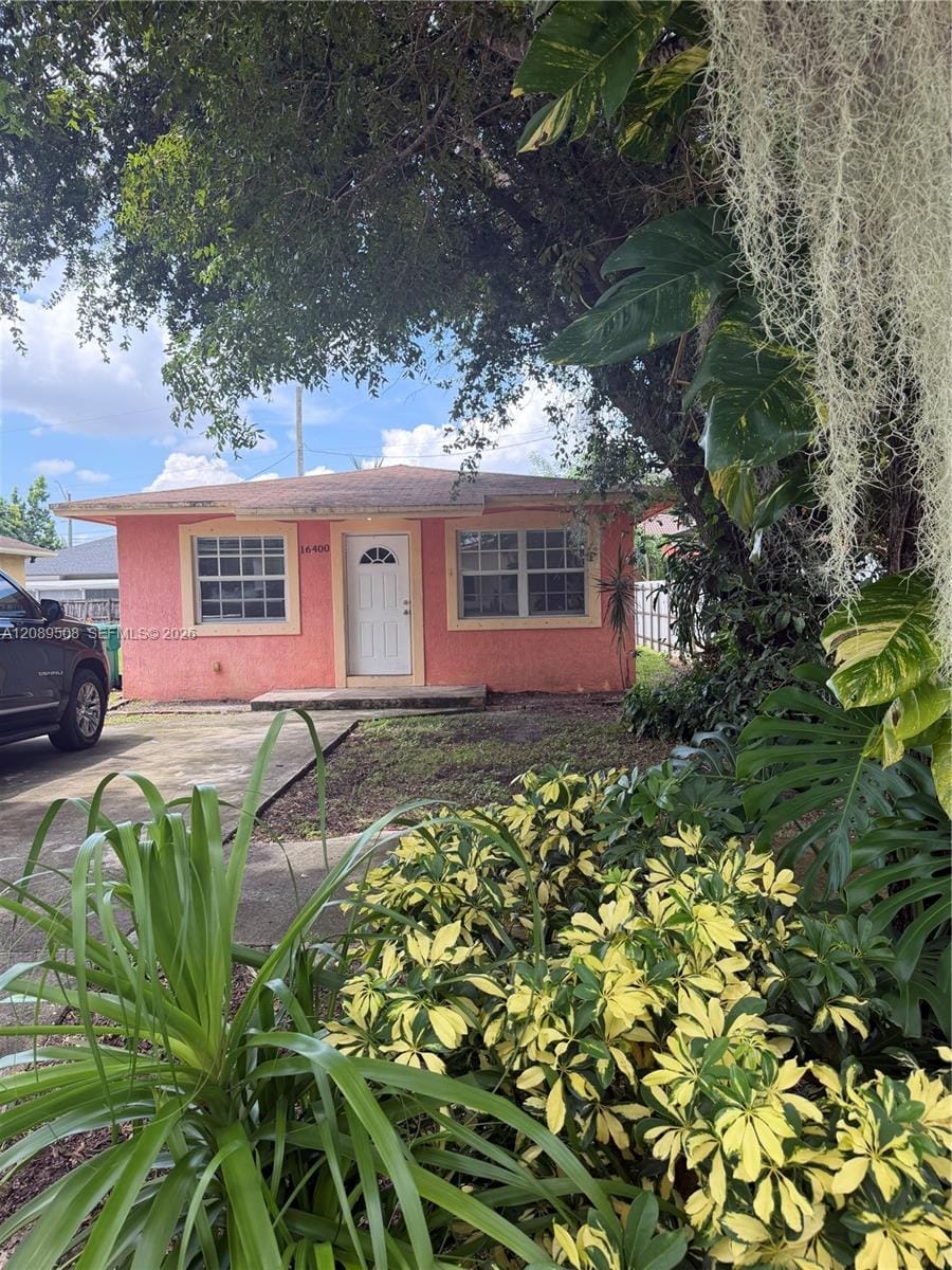 16400 NW 41st Avenue . — photo 1
