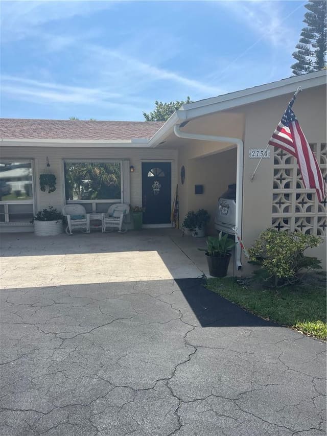 2754 NE 29th Avenue S, Lighthouse Point, FL 33064