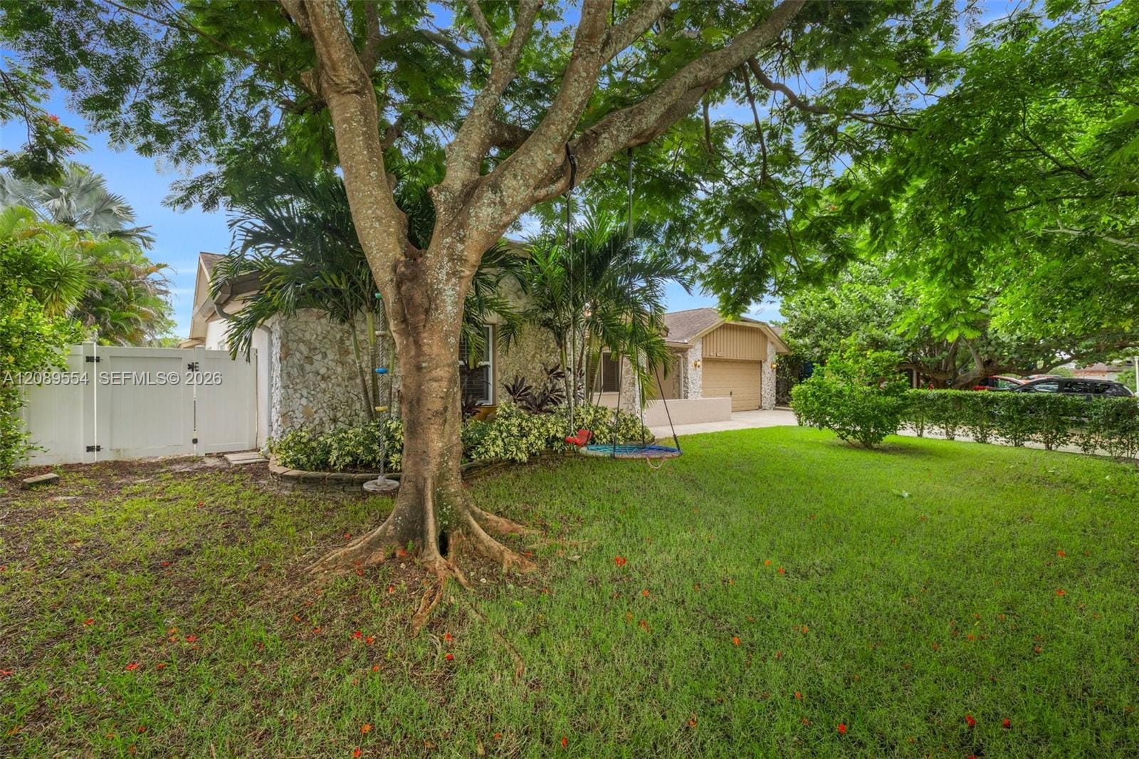 7700 NW 11th Place, Plantation, FL 33322 photo 2