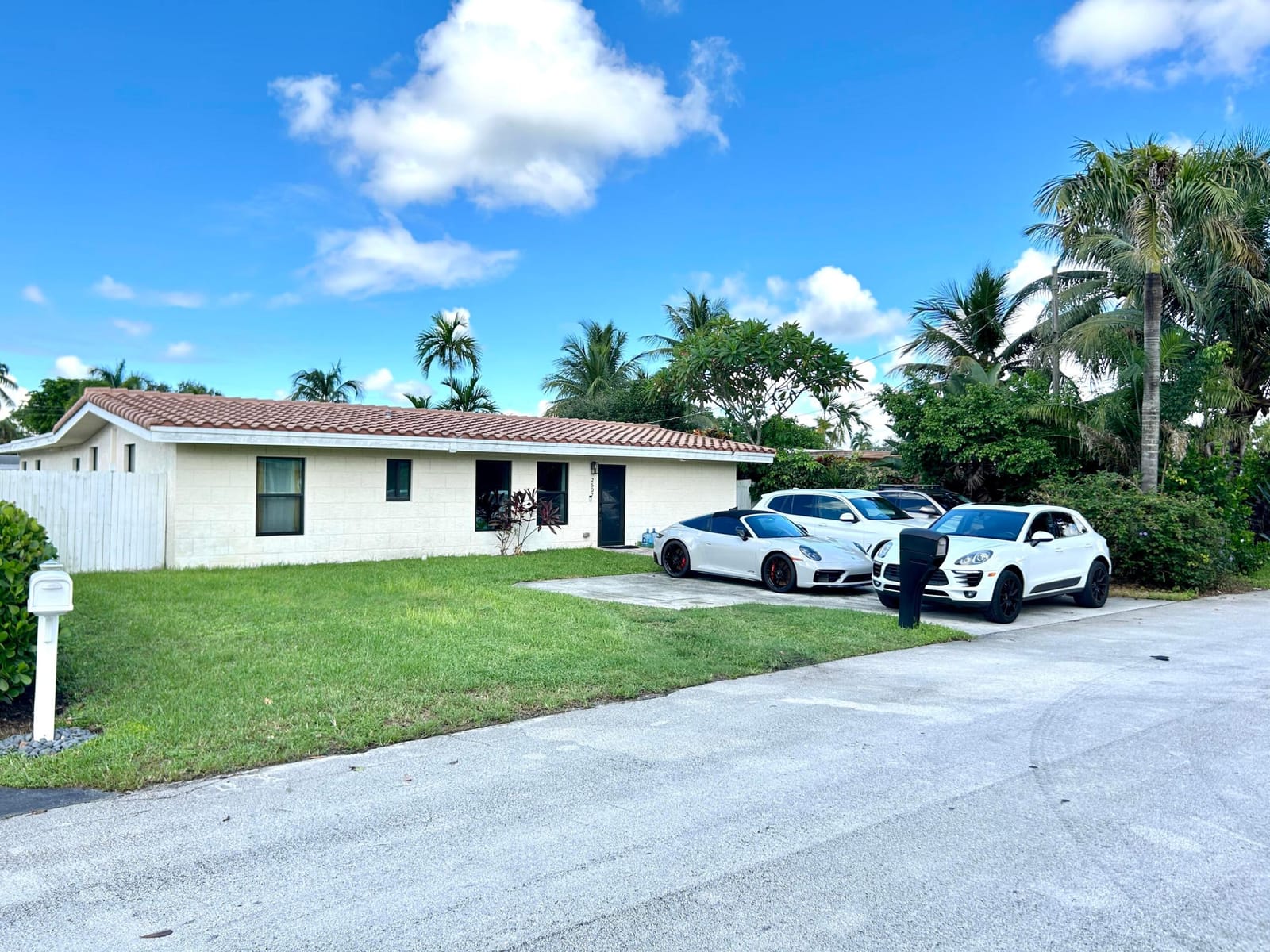 2507 BIMINI Lane — photo 1