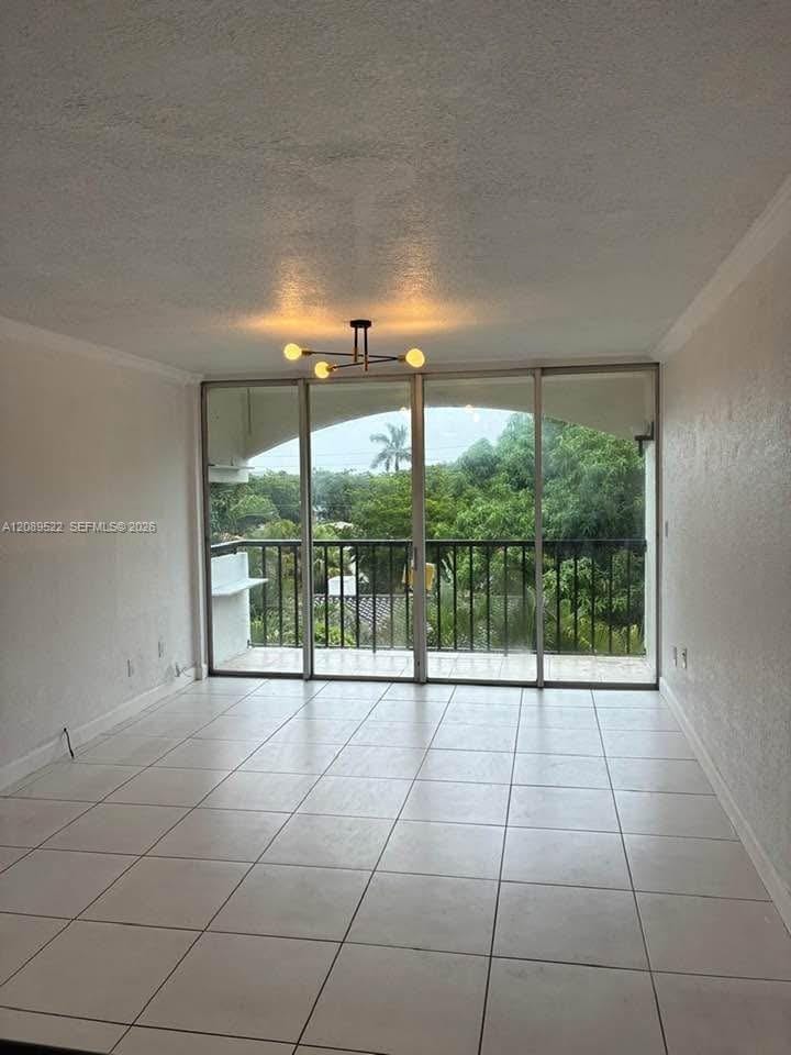 2160 SW 16th Avenue 421 — photo 6