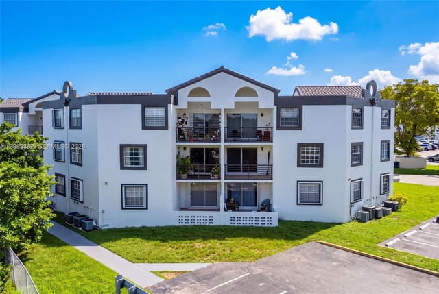 9735 Fontainebleau Boulevard G303, Miami, FL 33172