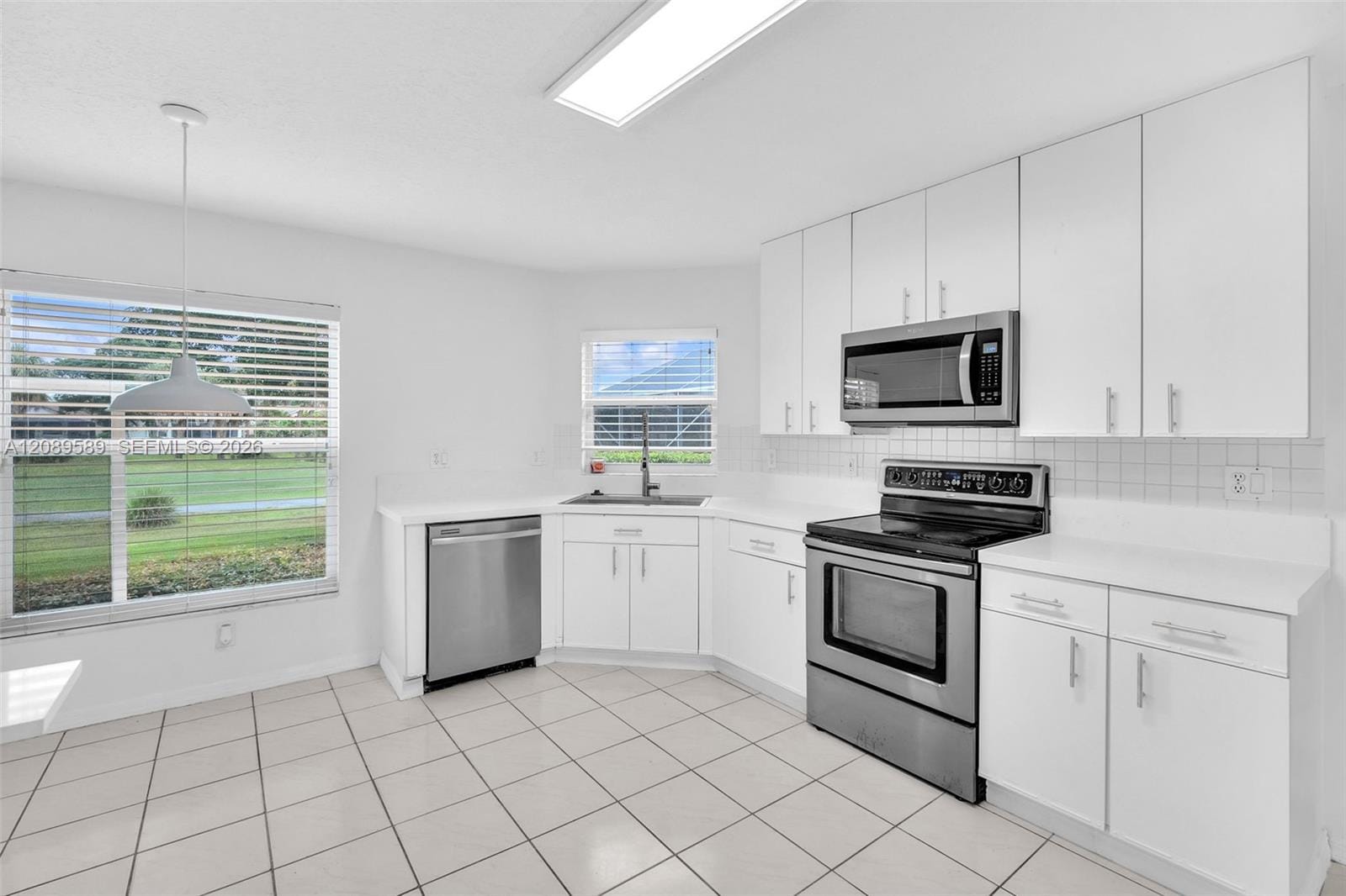 1637 SW 156th Avenue 1637 — photo 7