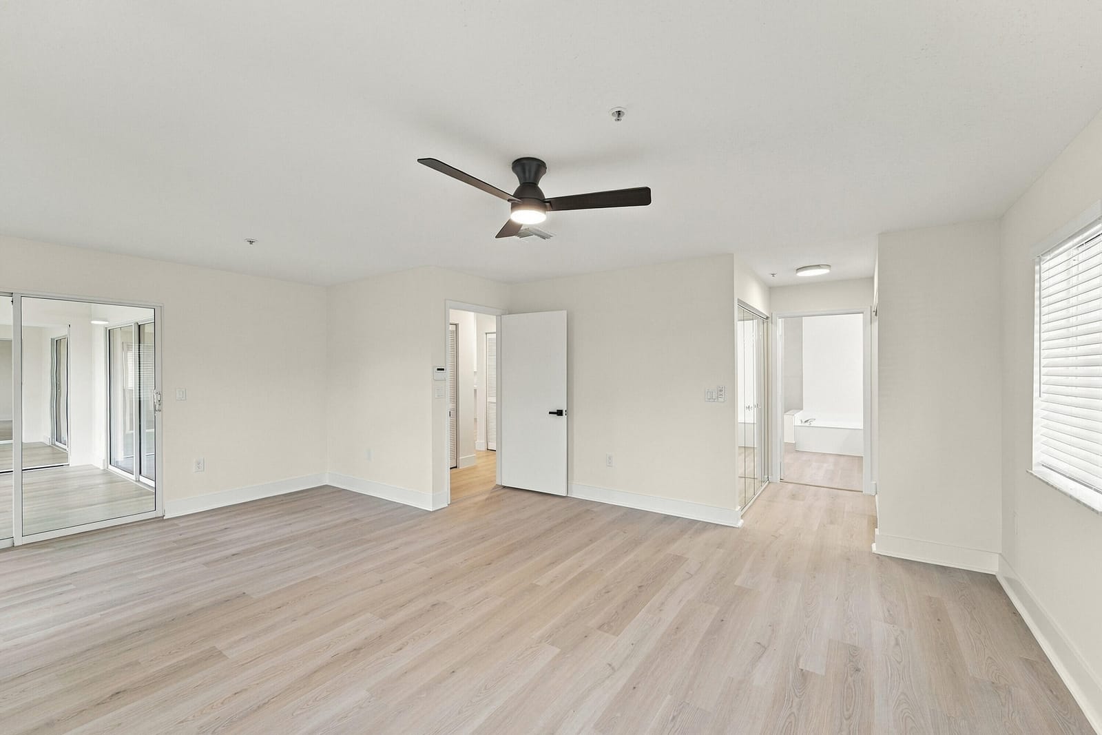 5876 REGAL GLEN Drive 201, Boynton Beach, FL 33437 photo 15