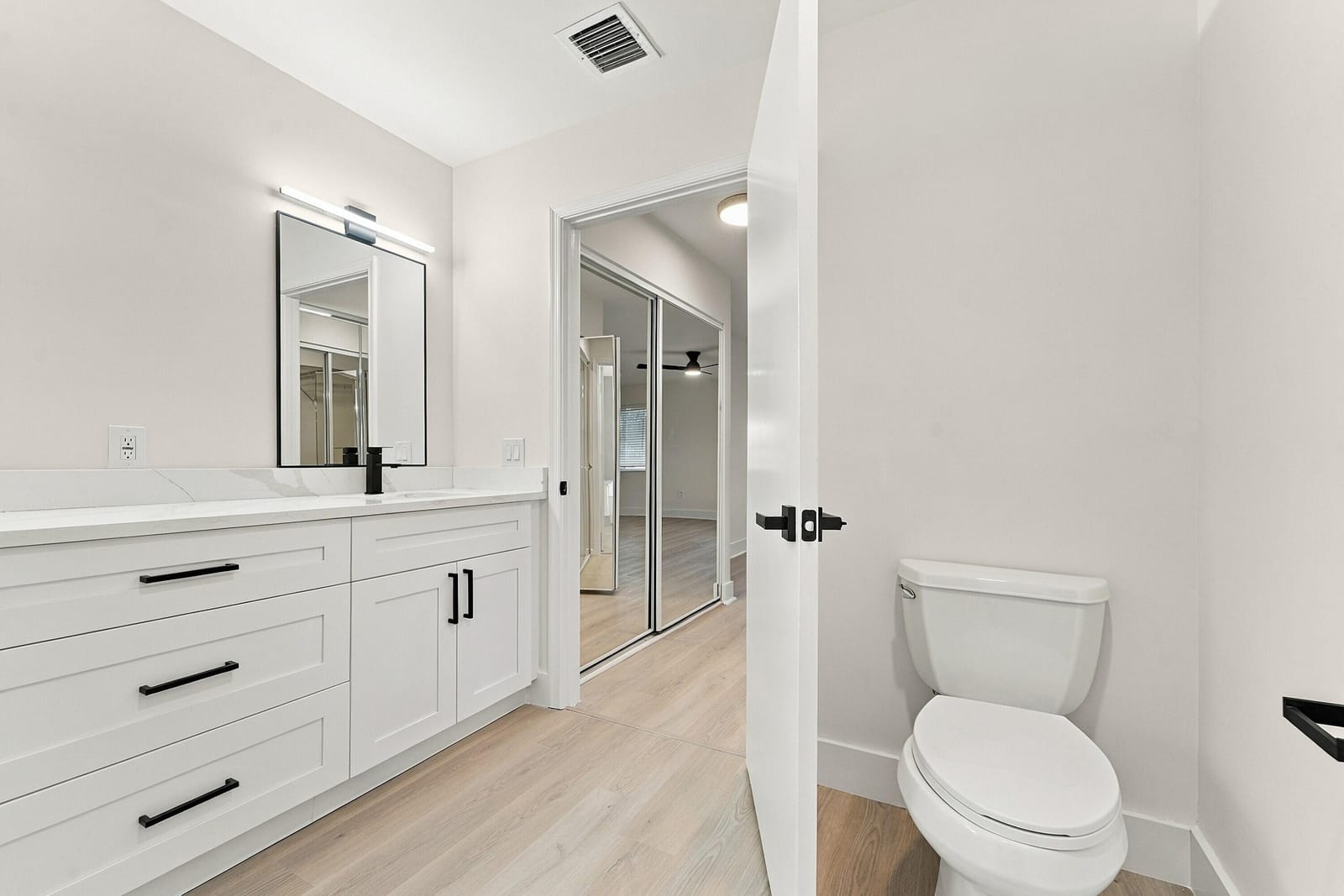 5876 REGAL GLEN Drive 201, Boynton Beach, FL 33437 photo 17