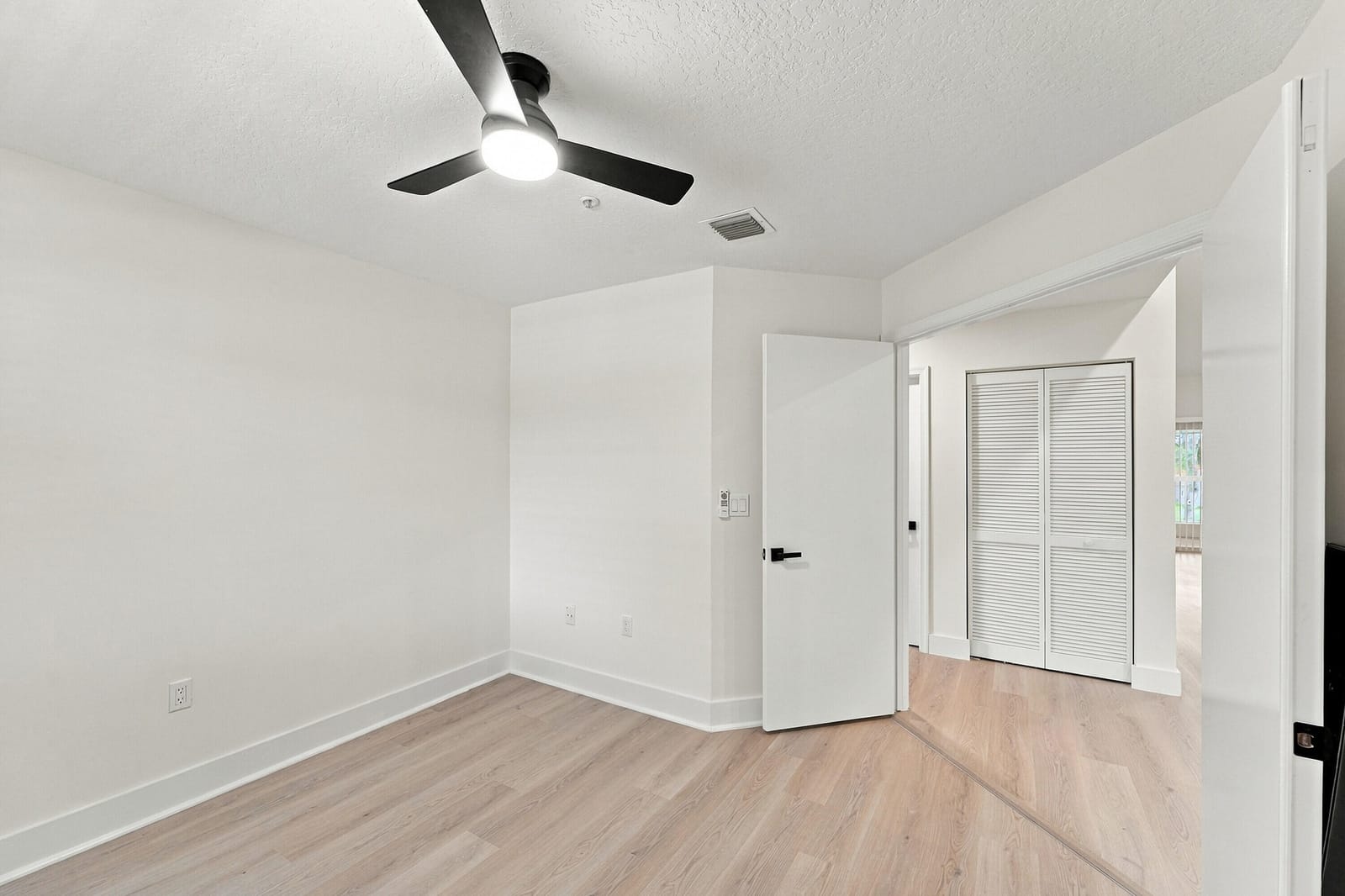 5876 REGAL GLEN Drive 201, Boynton Beach, FL 33437 photo 24