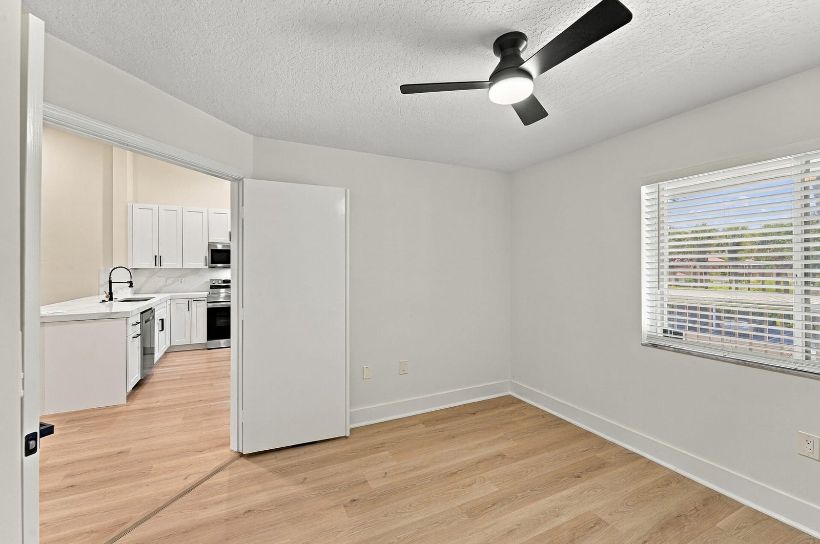 5876 REGAL GLEN Drive 201, Boynton Beach, FL 33437 photo 25
