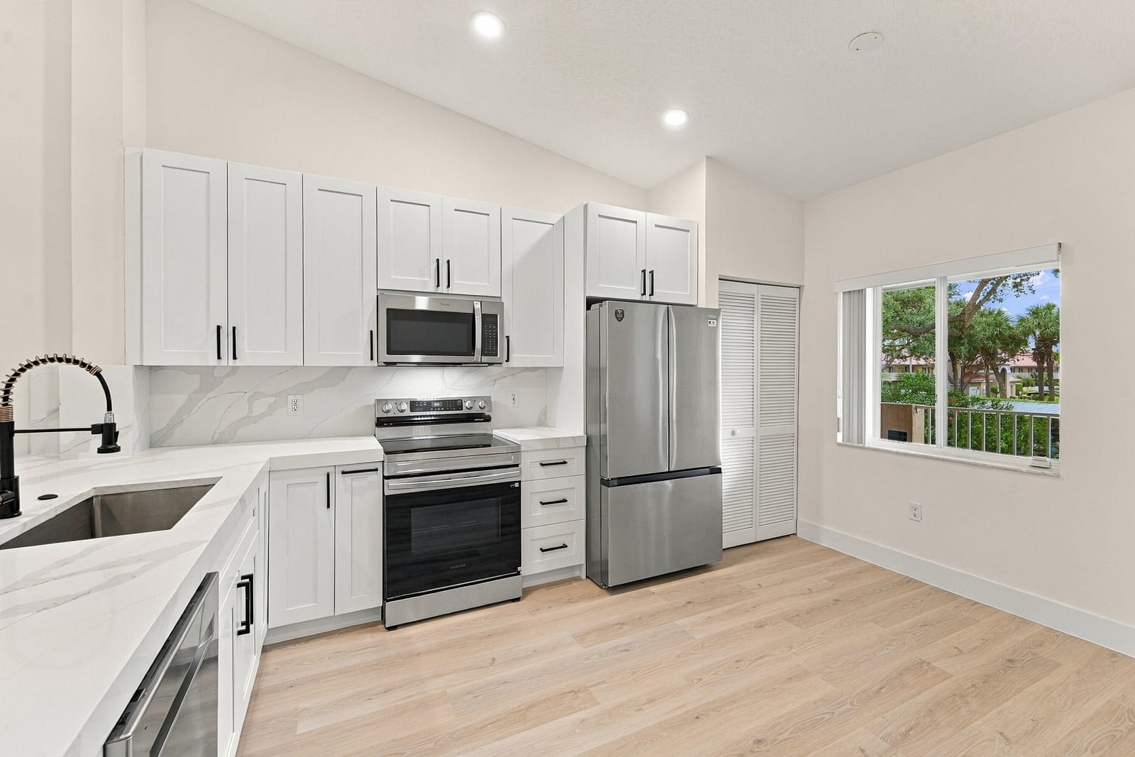 5876 REGAL GLEN Drive 201 — photo 6