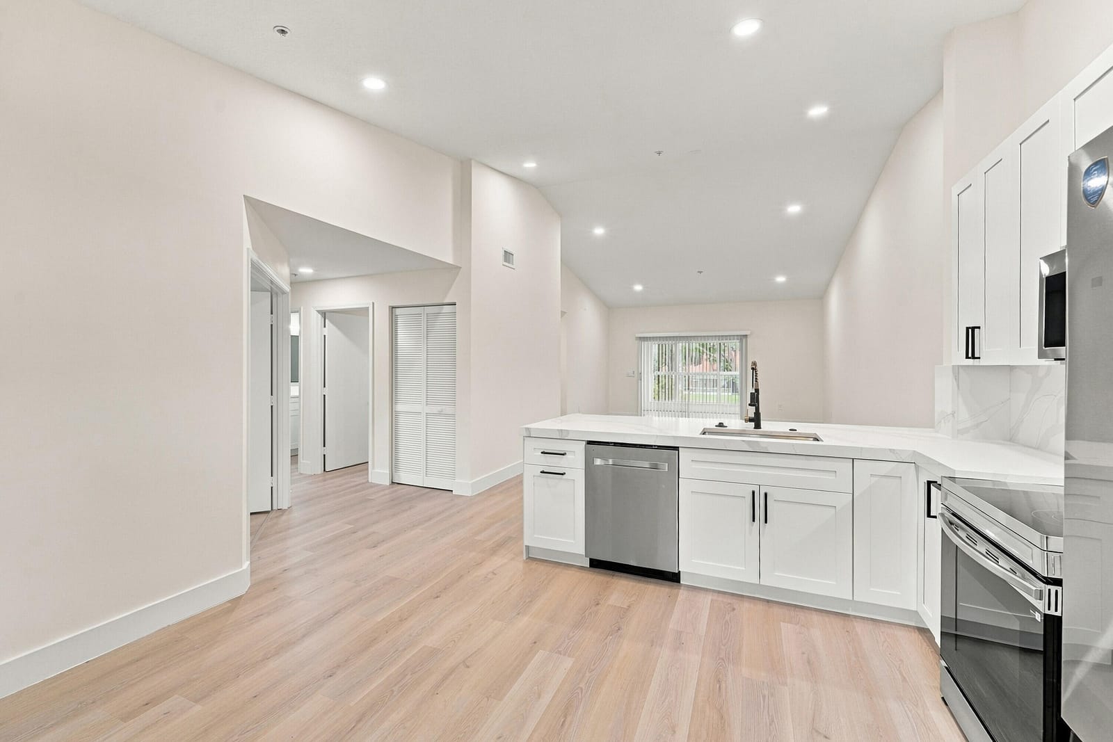 5876 REGAL GLEN Drive 201 — photo 7