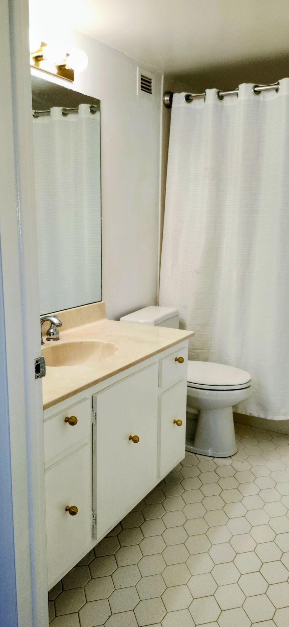 1801 S FLAGLER Drive 208, West Palm Beach, FL 33401 photo 5