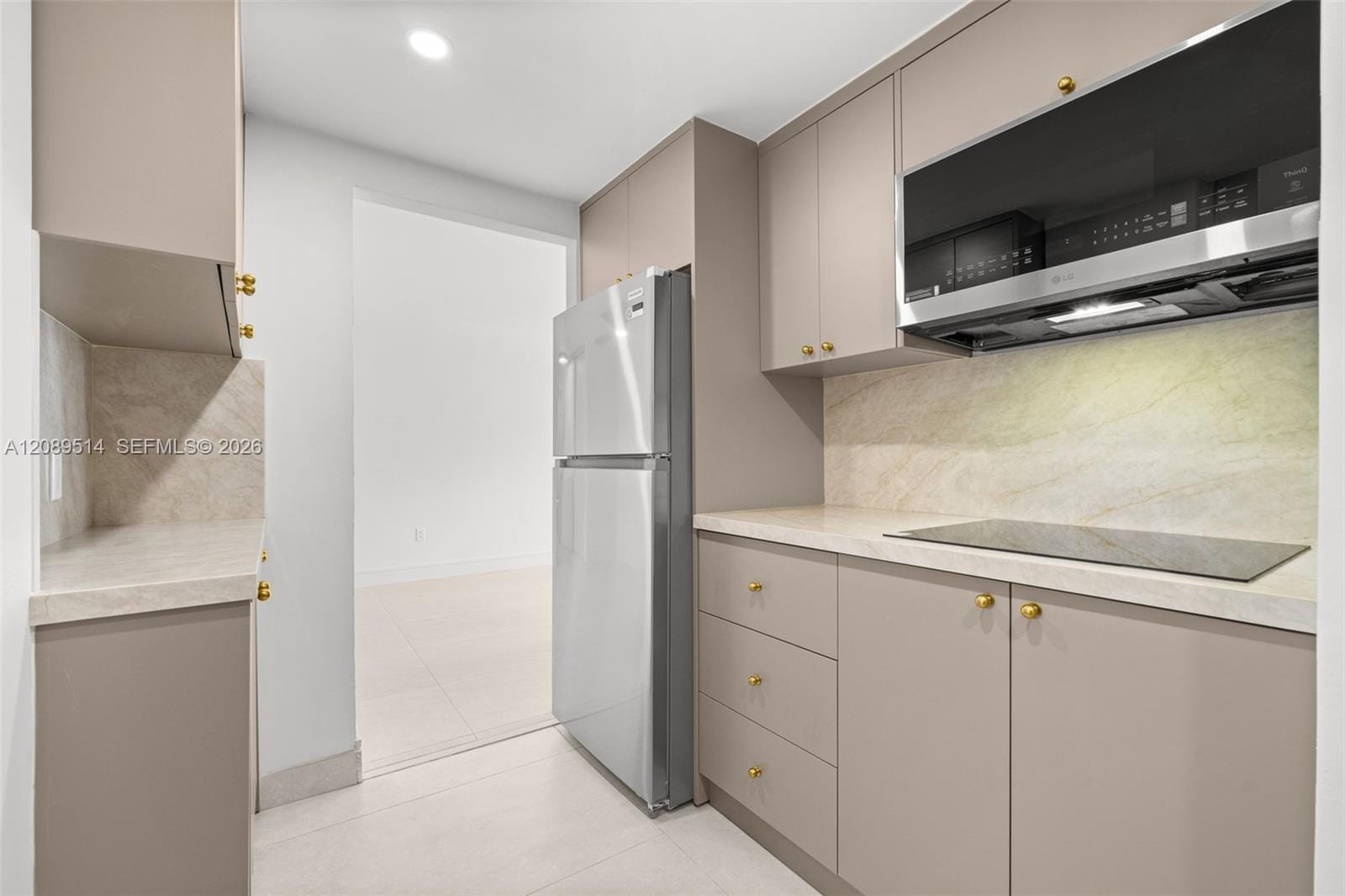 335 Collins Avenue 407 — photo 8