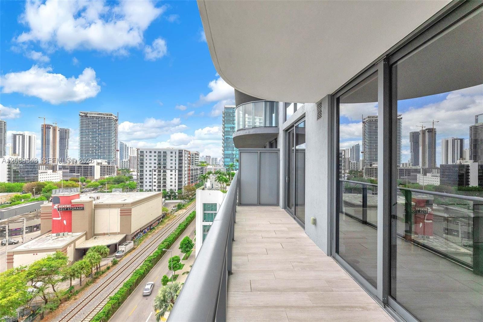 121 NE 34th Street 905, Miami, FL 33137 photo 2