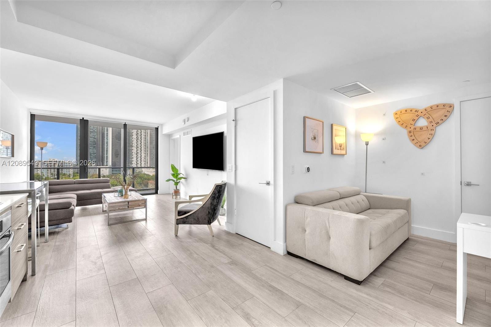 121 NE 34th Street 905, Miami, FL 33137 photo 17