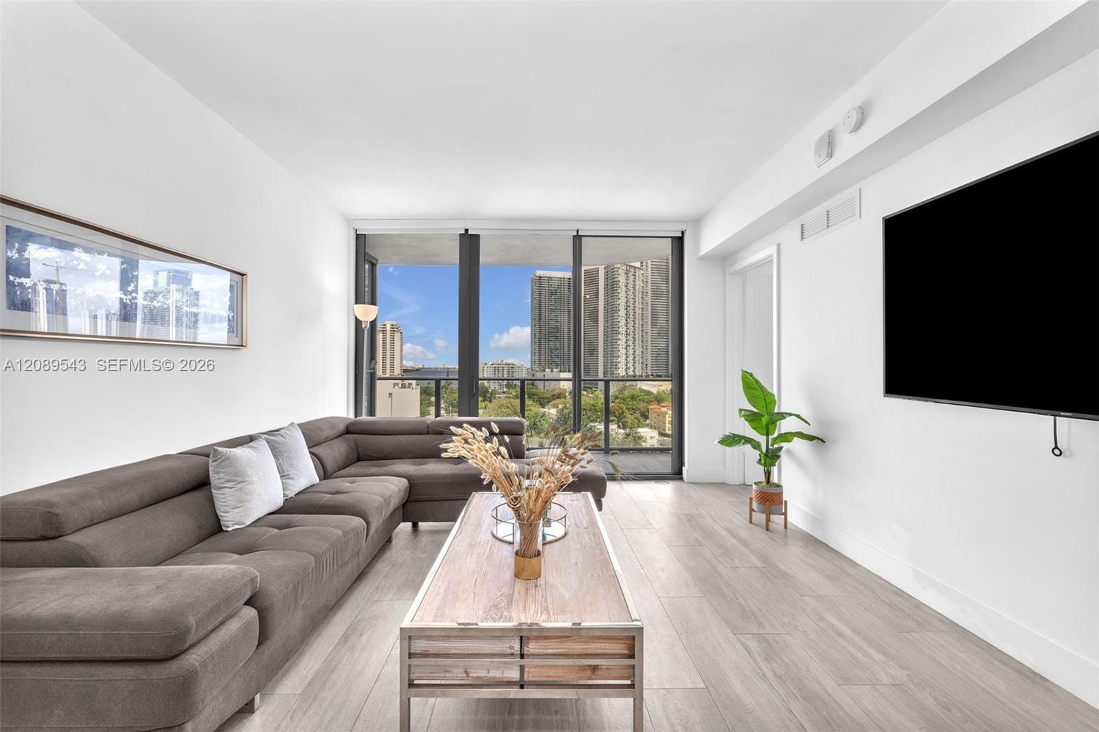 121 NE 34th Street 905, Miami, FL 33137 photo 18