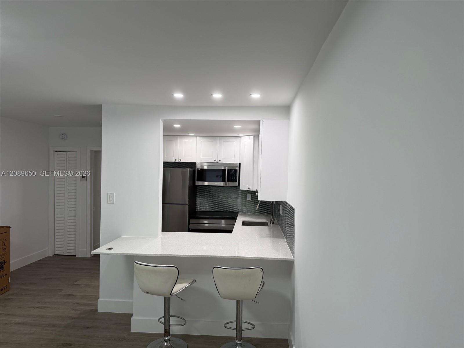 926 Michigan Avenue 12, Miami Beach, FL 33139 photo 1