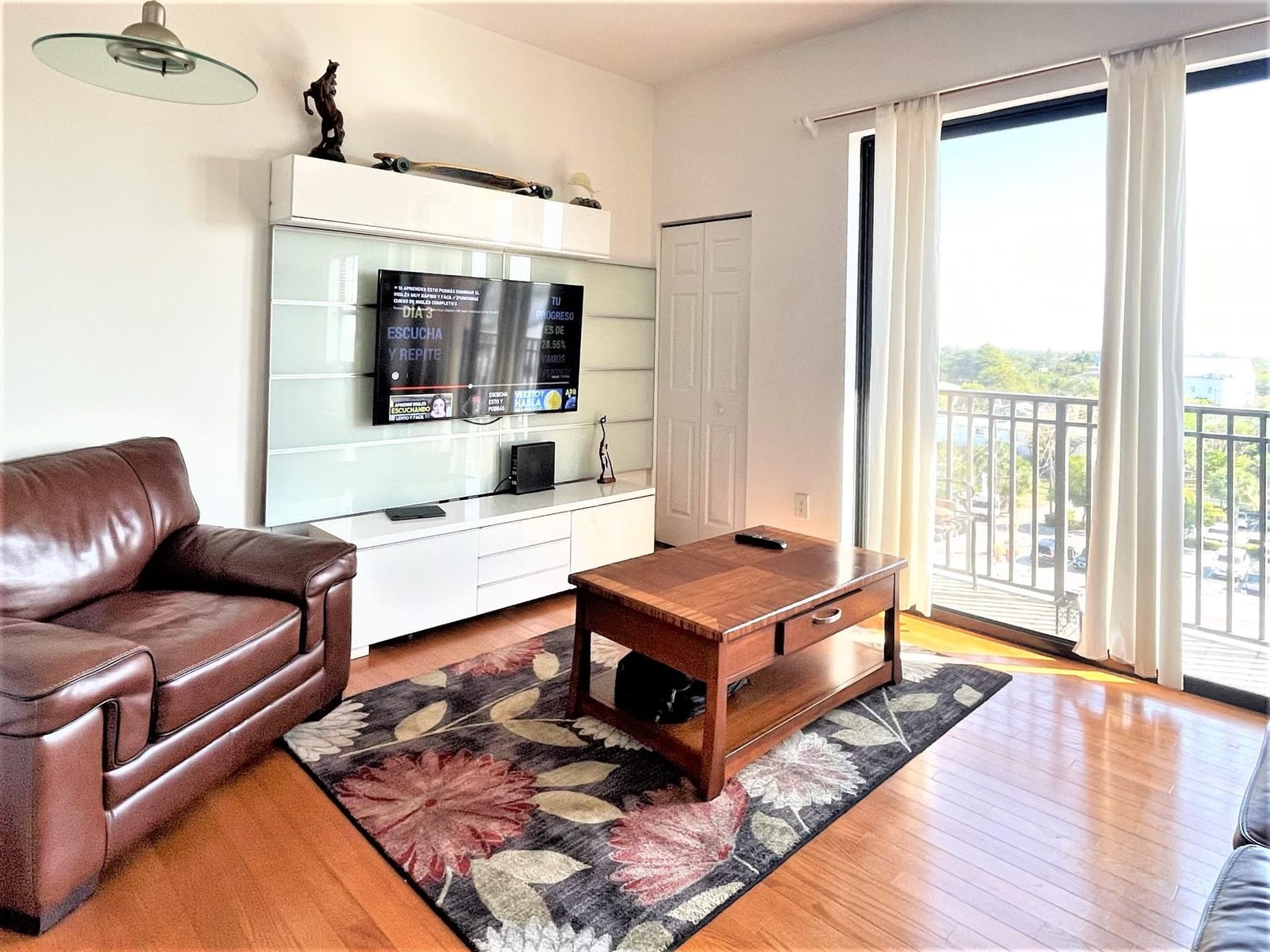 511 LUCERNE Avenue 616 — photo 4