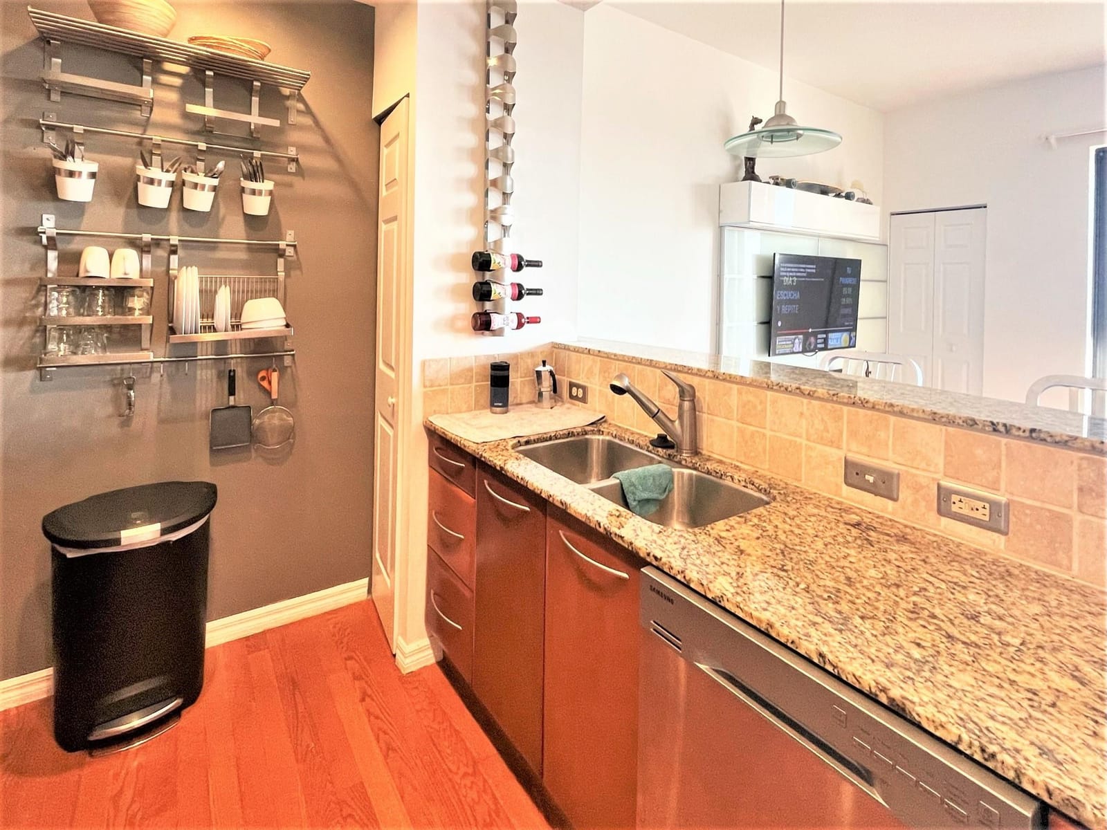 511 LUCERNE Avenue 616 — photo 8