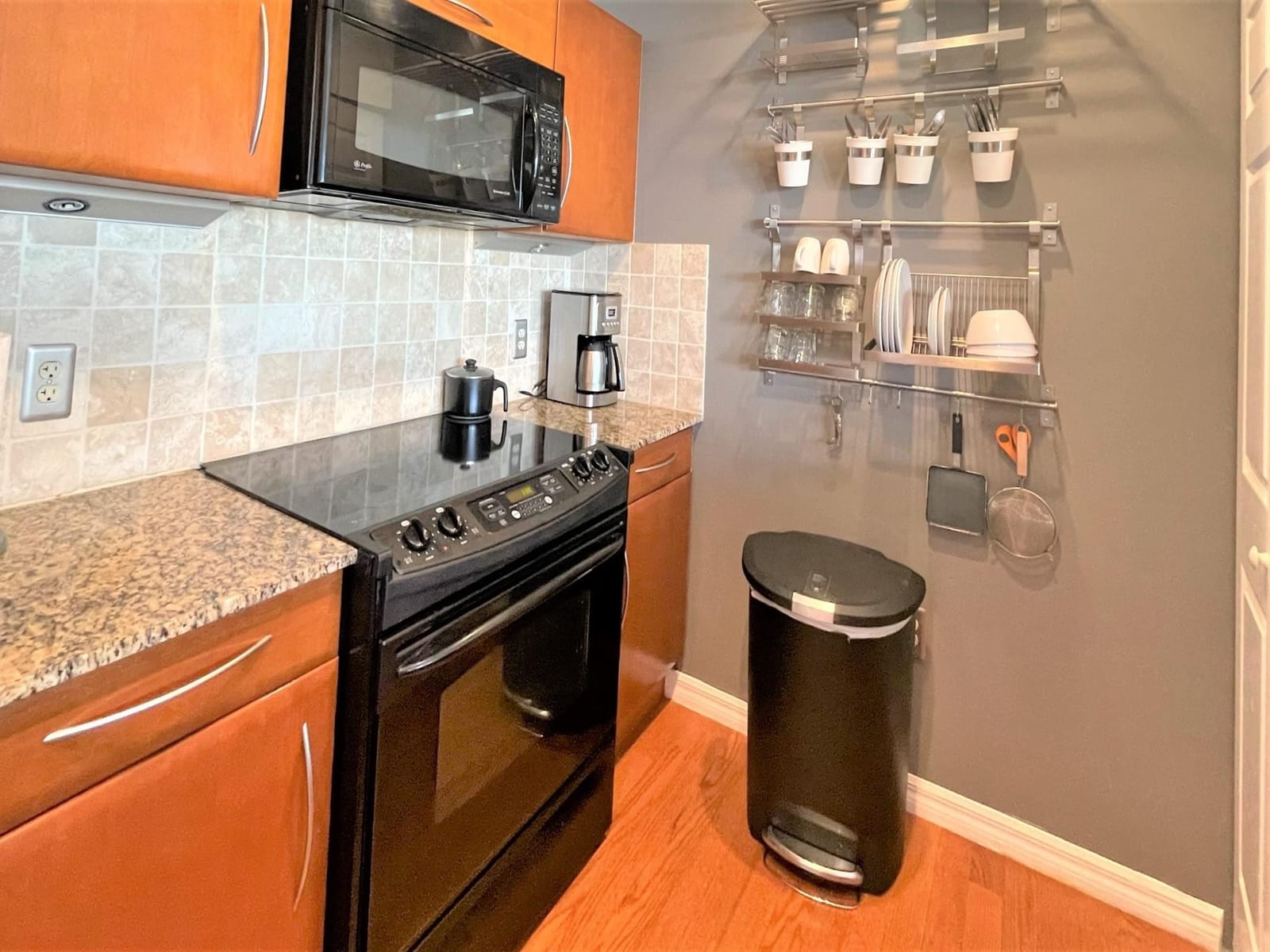 511 LUCERNE Avenue 616 — photo 9