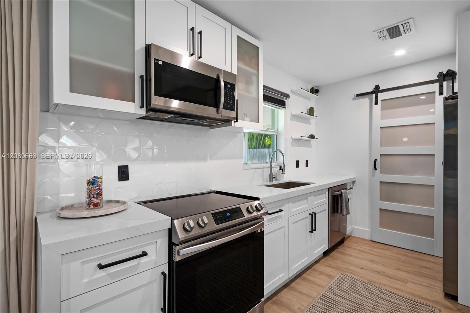 508 NE 28th Drive — photo 9