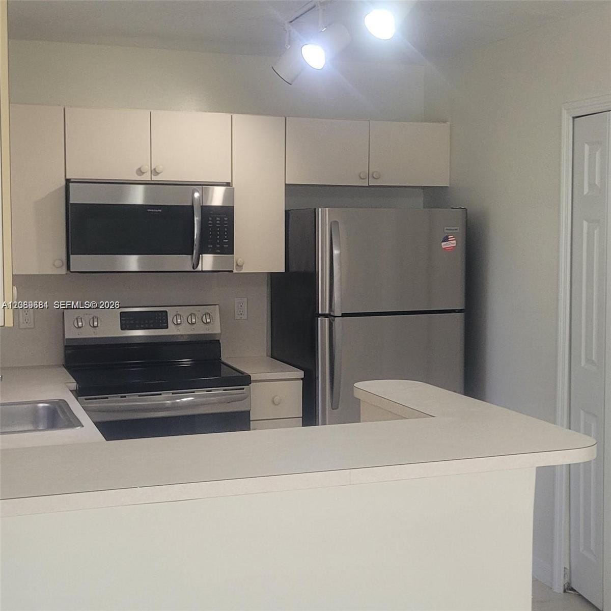 1260 SE 31st Court 106-34 — photo 12