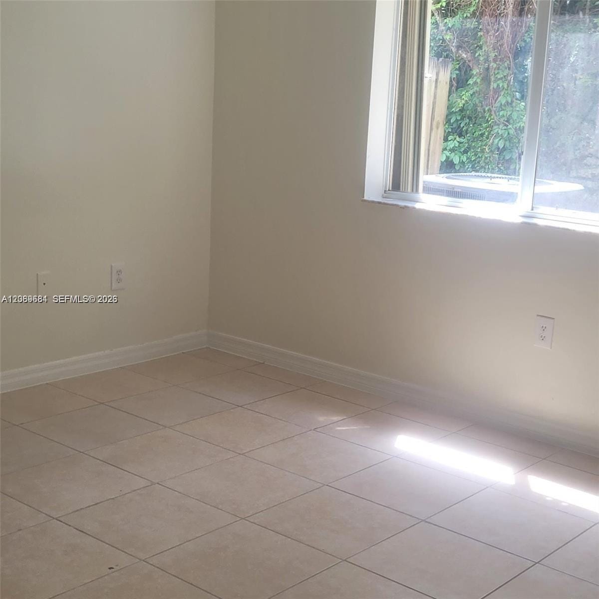 1260 SE 31st Court 106-34 — photo 4
