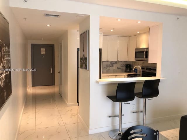 185 SE 14th Terrace 2001, Miami, FL 33131