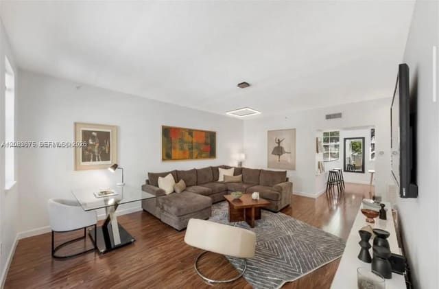 2069 S Ocean Drive TH8, Hallandale Beach, FL 33009