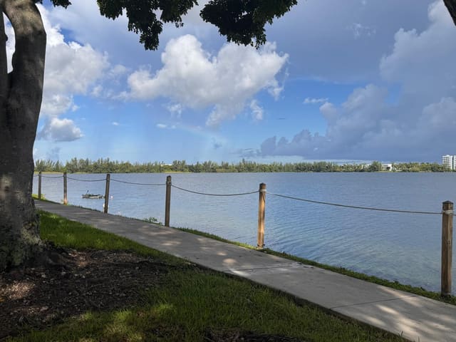 115 Lake Emerald Drive 410, Lake Emerald Condominium No Six, Oakland Park, FL