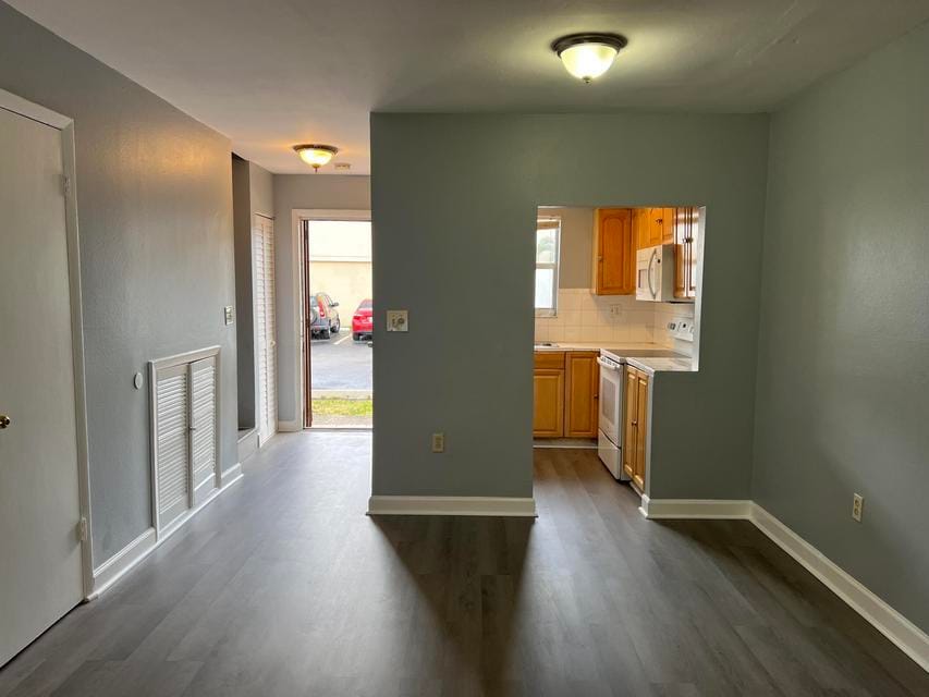 20 SW 108th Avenue F4, Sweetwater, FL 33174 photo 2