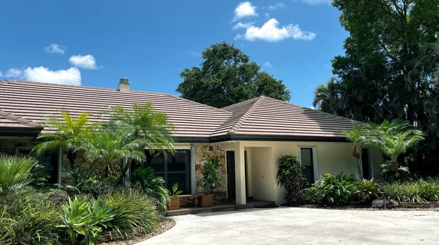 5125 WOODLAND LAKES Drive, Palm Beach Gardens, FL 33418