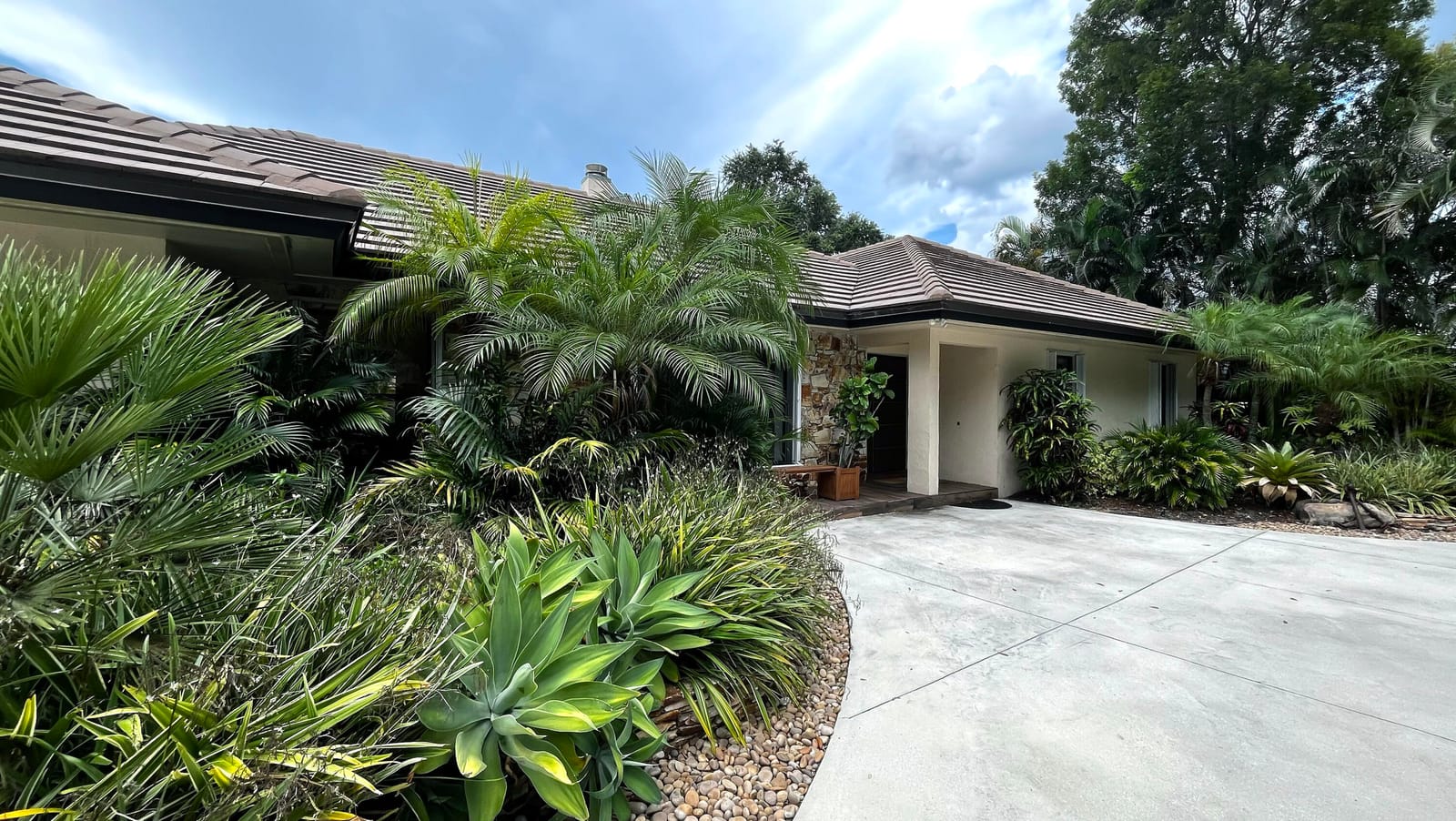 5125 WOODLAND LAKES Drive — photo 3