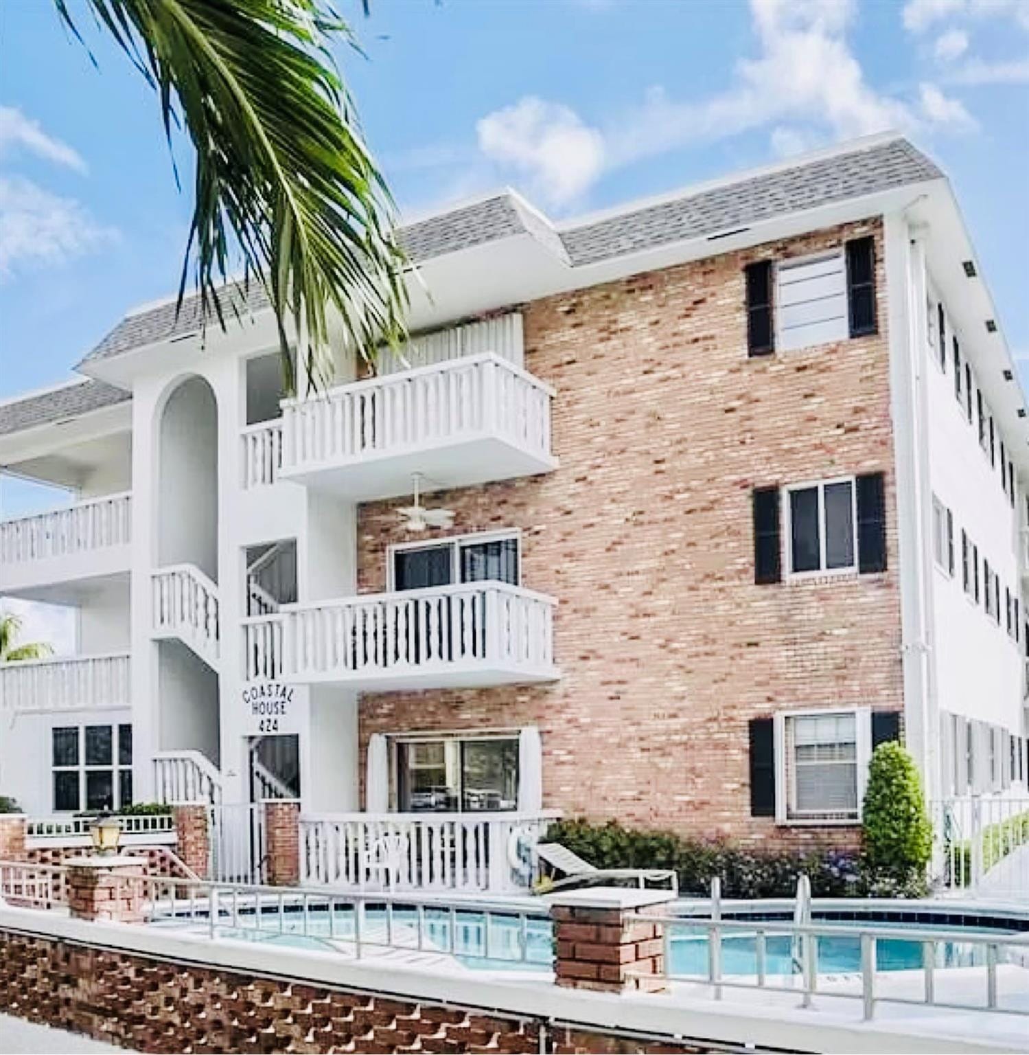 424 N RIVERSIDE Drive 206 — photo 1