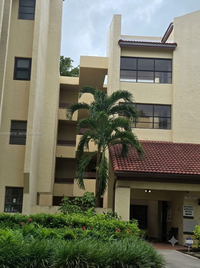 8820 SW 123rd Court L102, Miami, FL 33186