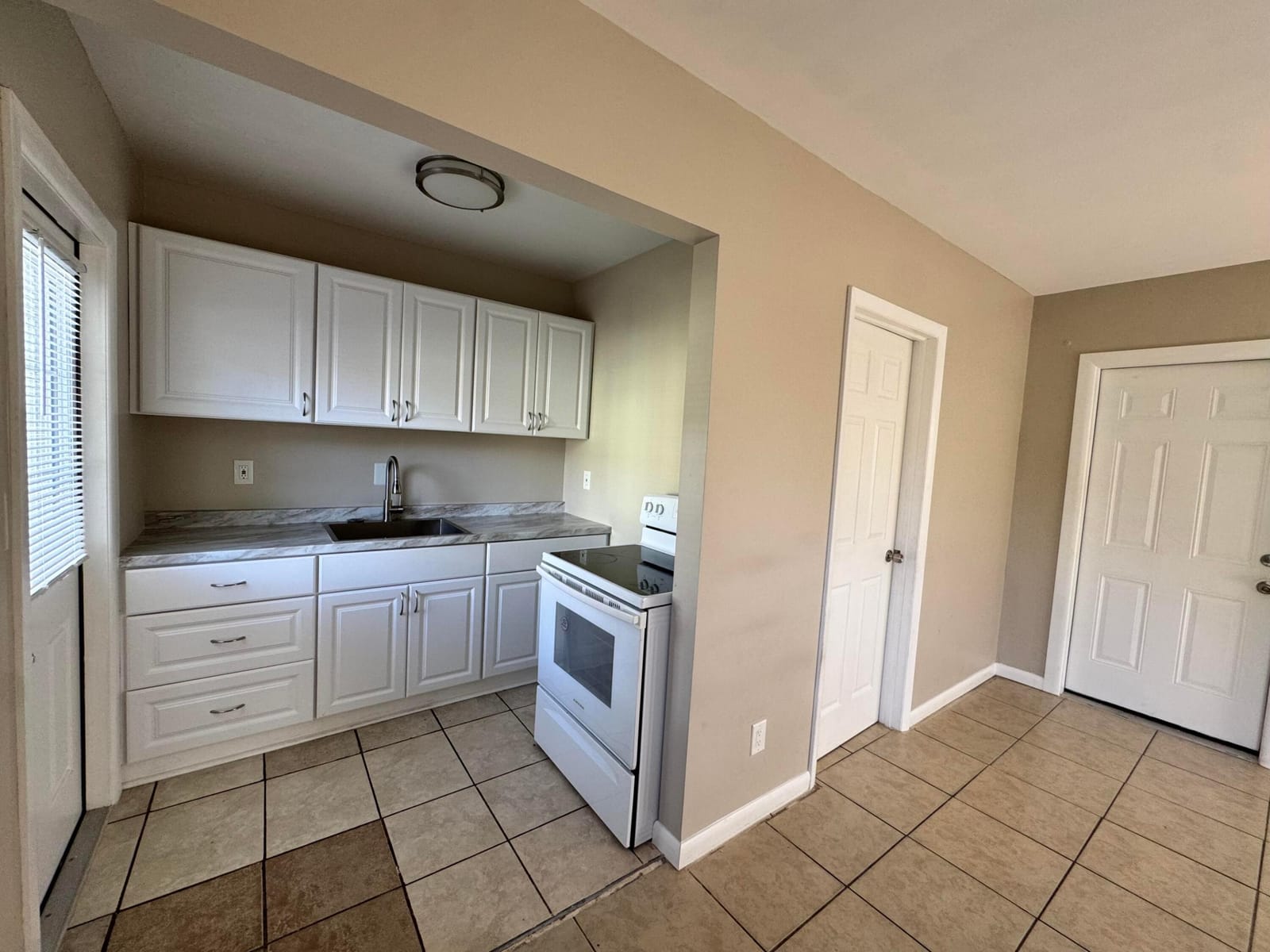 602 TEXAS Court A, Fort Pierce, FL 34950 photo 3