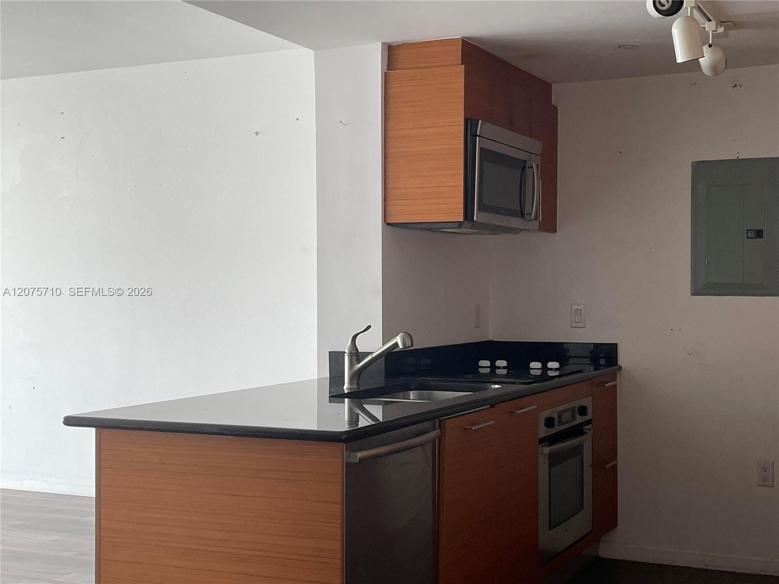 50 Biscayne Boulevard 4105, Miami, FL 33132 photo 6