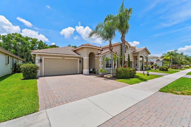 1292 SE Fleming Way, Stuart, FL 34997