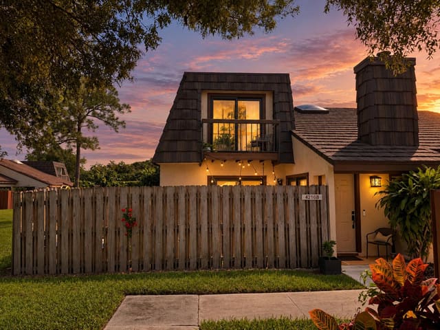 4216 Palm Bay Circle B, West Palm Beach, FL 33406
