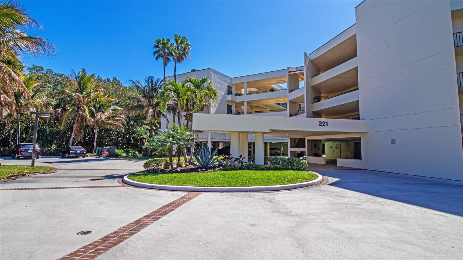 Plantation Club Villas Condo, Hutchinson Island, FL home for sale at 221 NE PLANTATION Road 213