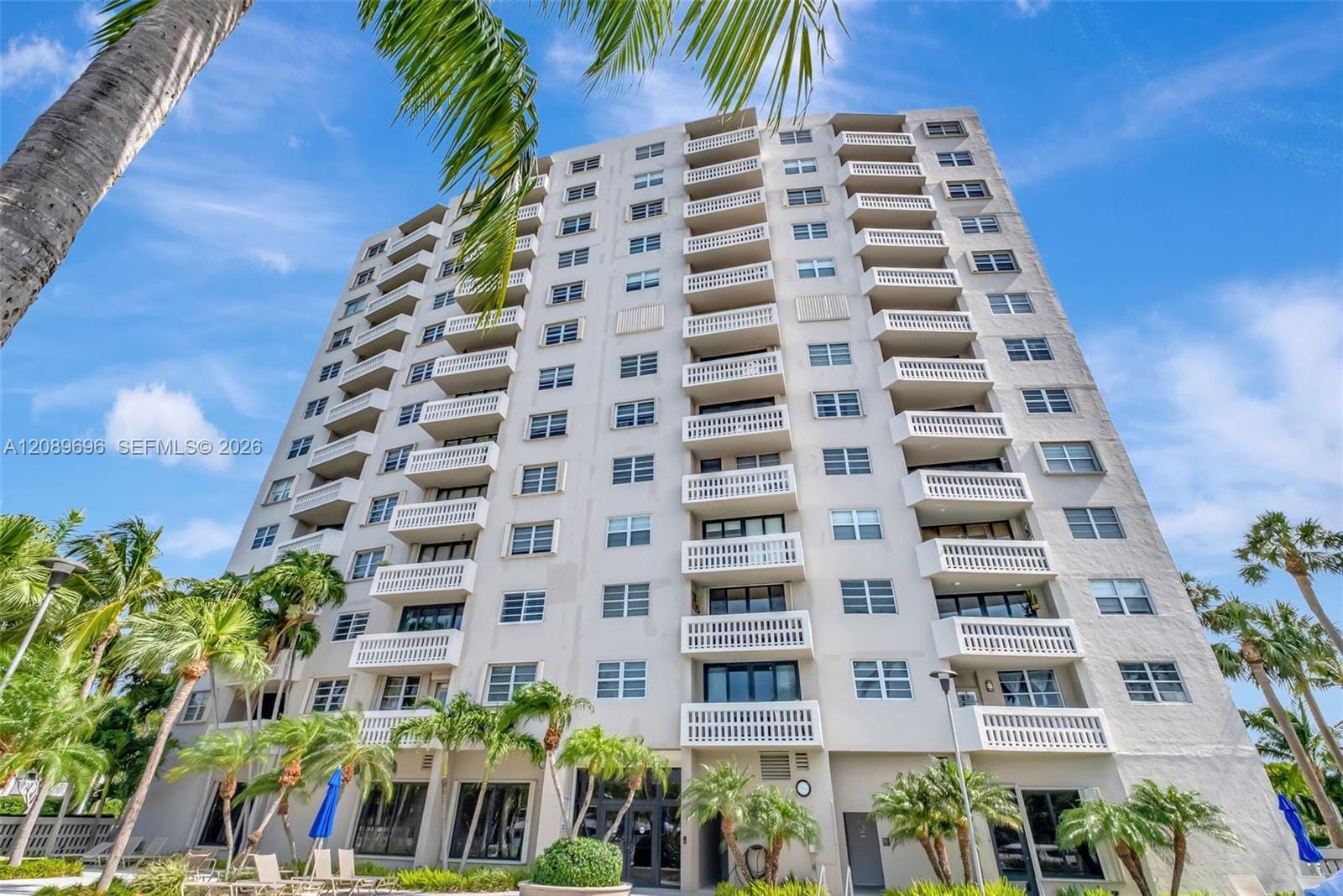 90 Edgewater Drive 327, Coral Gables, FL 33133