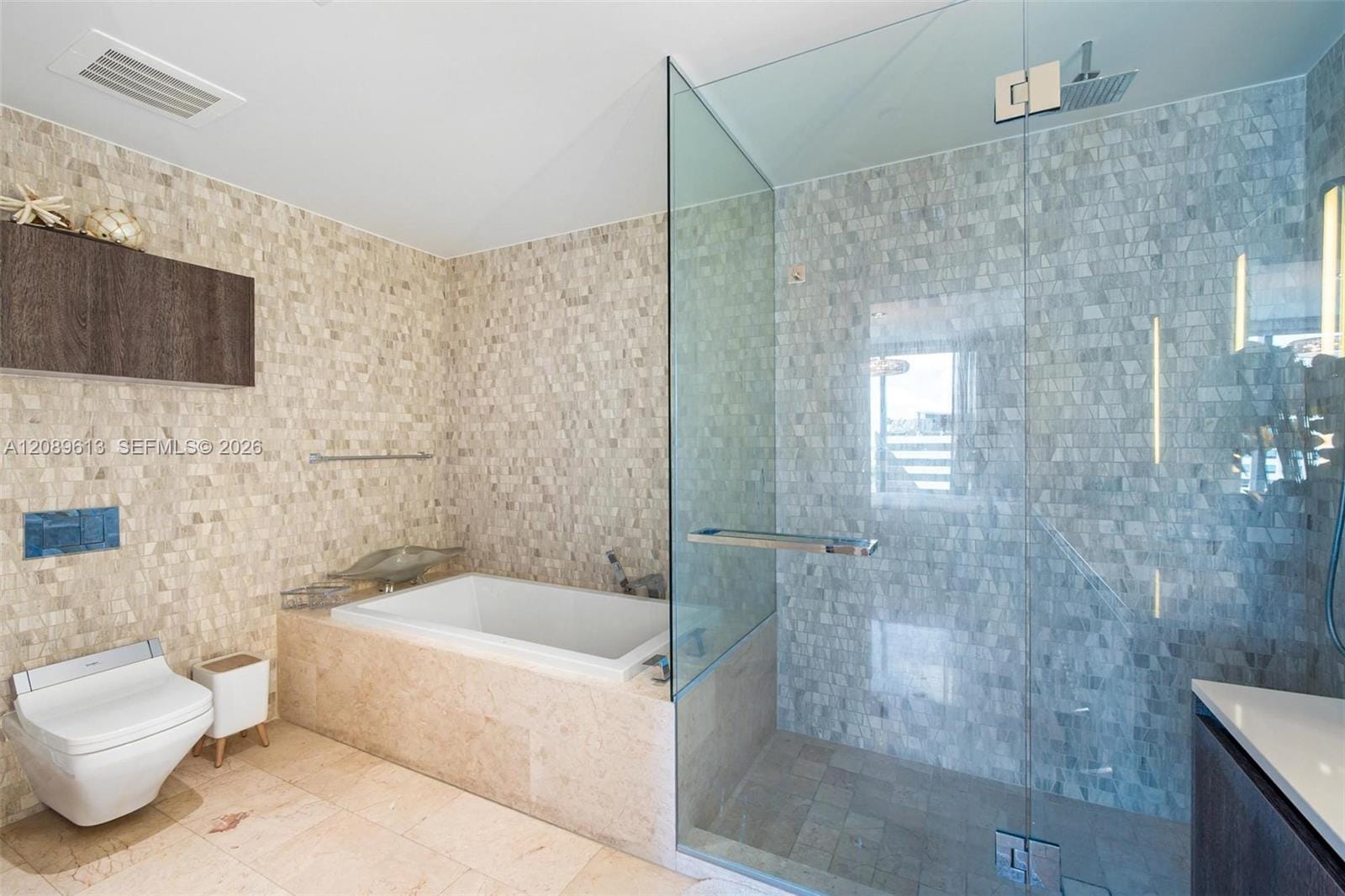 88 SW 7th Street 1812, Miami, FL 33130 photo 16