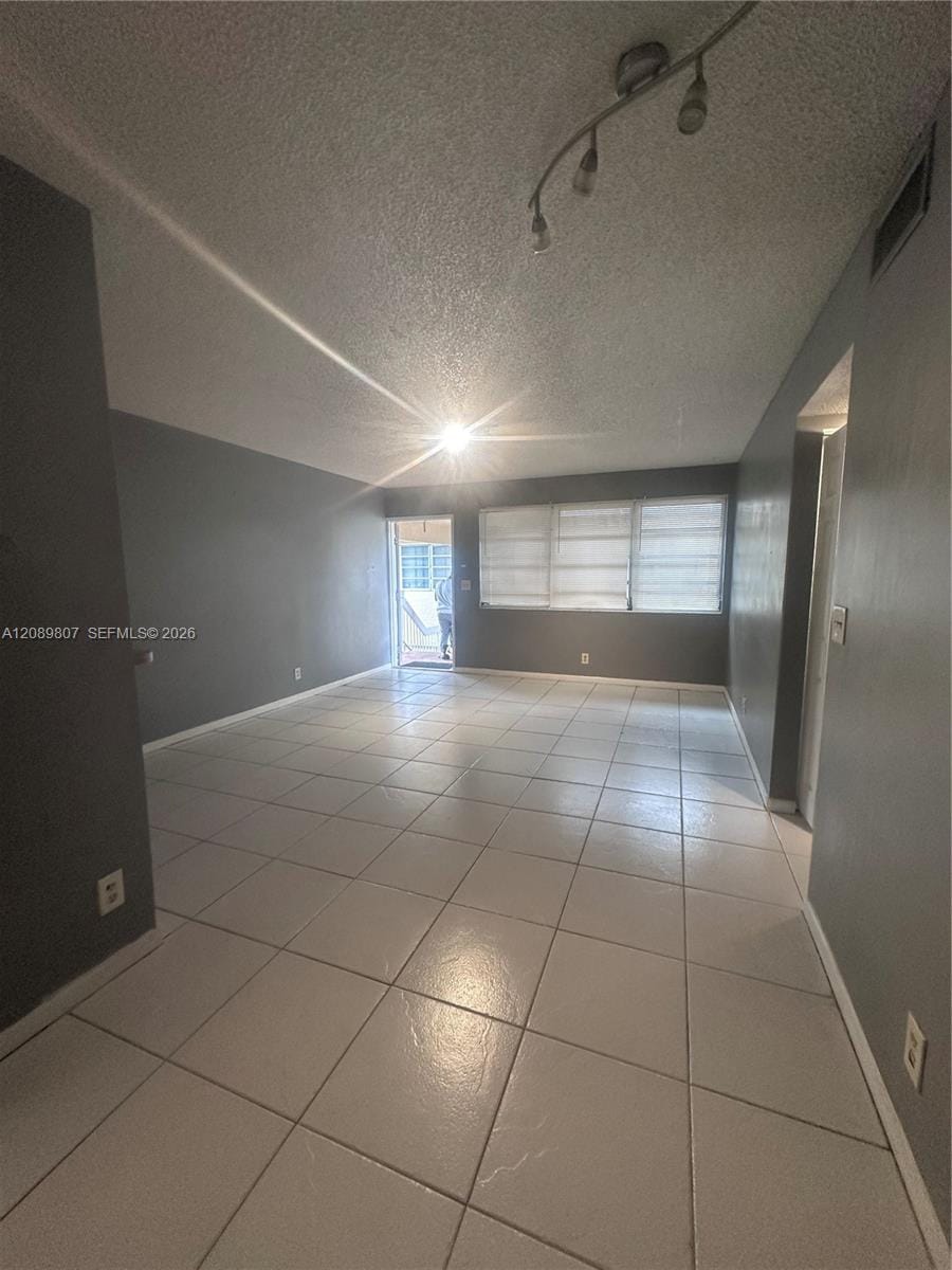 821 Twin Lakes Drive 31-H, Coral Springs, FL 33071 photo 2